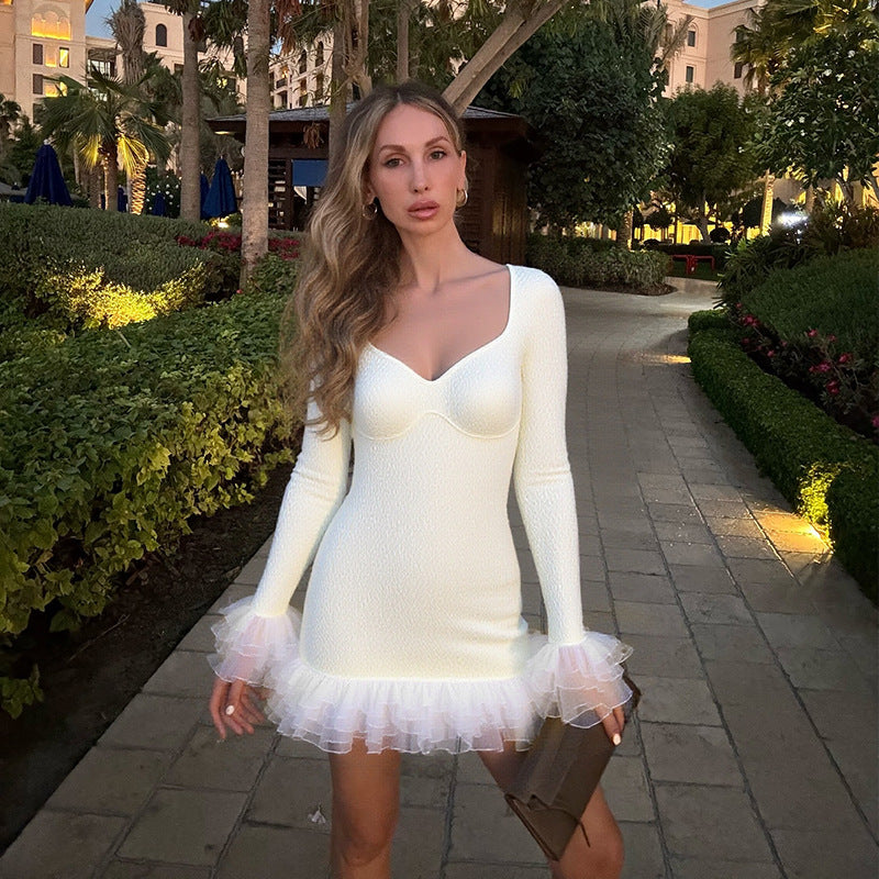 Damen Minikleid mit Rüschendetails und elegantem V-Ausschnitt EB