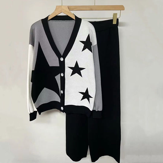Damen modisches Strickset mit auffälligem Sternmuster und Knopfdetaillierung EB