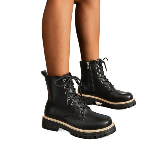 Damen Stiefeletten aus hochwertigem mit robustem Profil und modischen Details EB