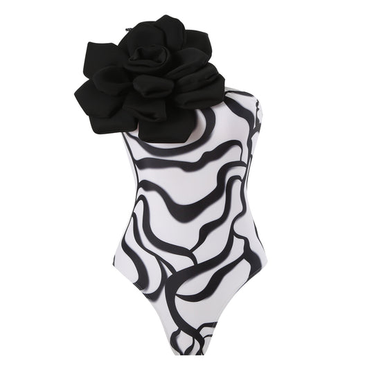 Damen Eleganter Badeanzug mit großem Blumen-Detail und transparentem Überrock EB