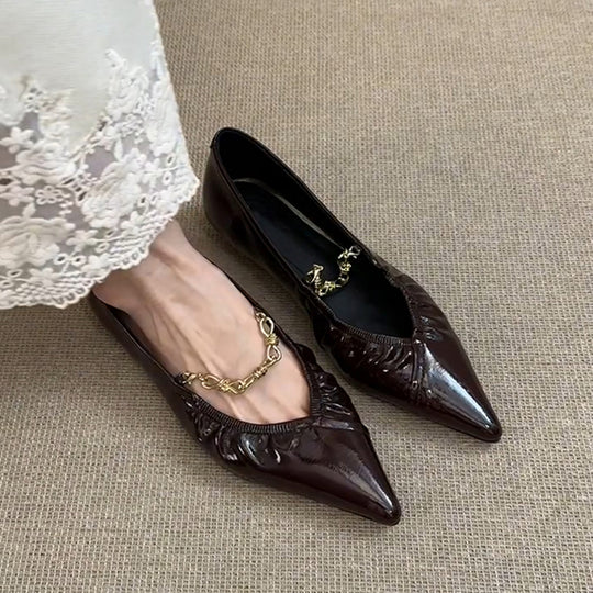 Damen elegante Ballerina-Schuhe mit luxuriösen Falten und Schmuckdetail EB