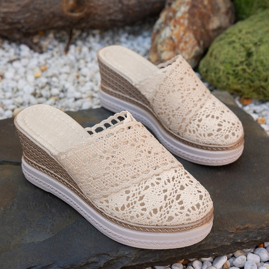Damen Komfortable und stilvolle Clogs mit Spitzenmuster EB