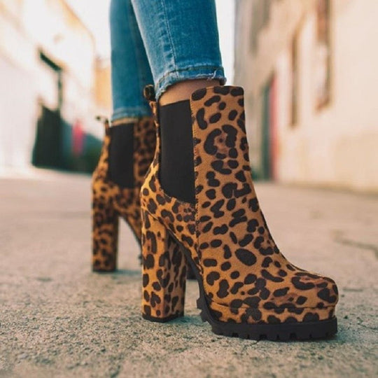 Damen nan Chelsea-Ankleboots mit Plateau, robustem Traktorprofil und Wildlederoptik EB