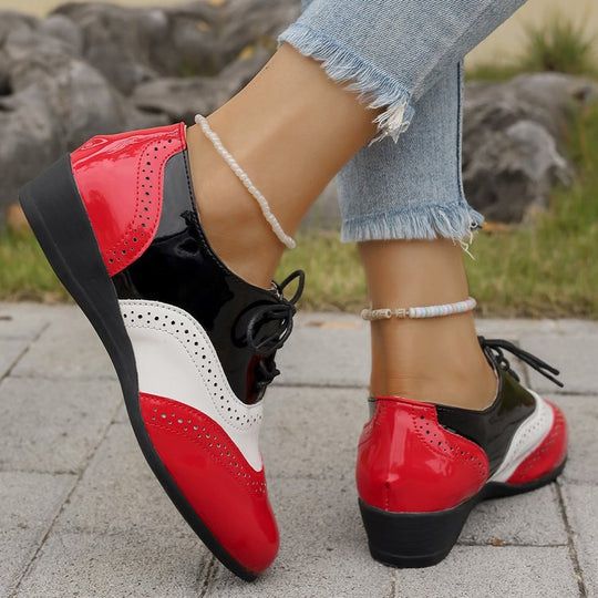 Damen elegante Schnürschuhe mit hochglänzendem Obermaterial und ergonomischer Sohle EB