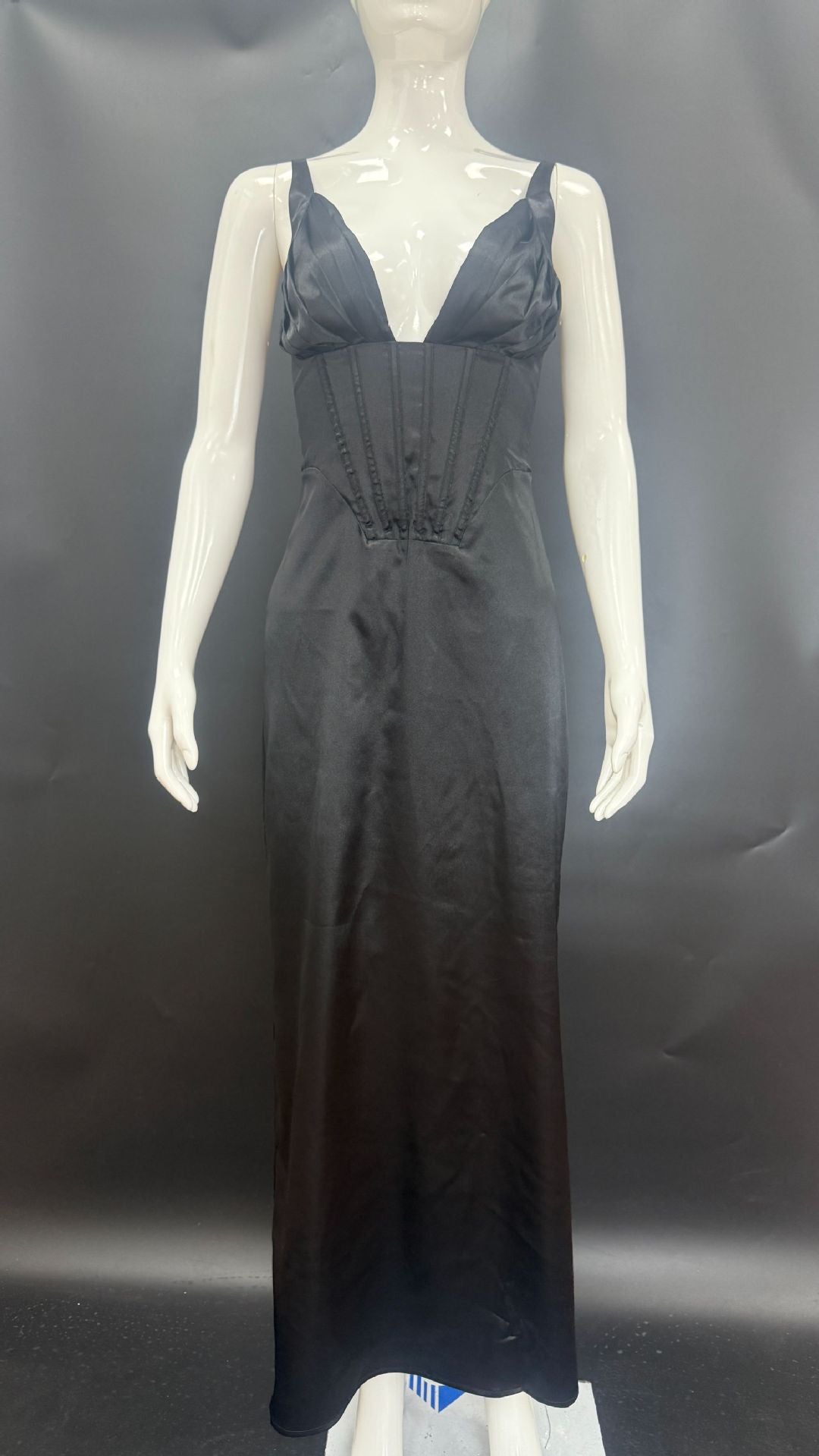 Damen Elegantes Abendkleid mit tailliertem Oberteil und schmalen Trägern EB
