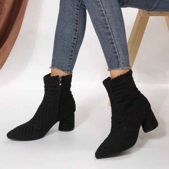 Damen Stiefeletten mit zeitgemäßem Strickdesign und komfortablem Blockabsatz EB