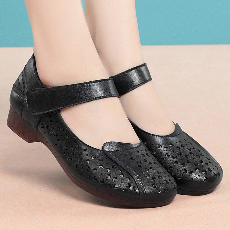 Damen Komfortable Mary Jane Ballerinas mit dekorativen Blumenperforationen und verstellbarem Riemen EB