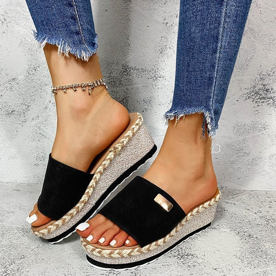 Damen Plateausandalen mit dekorativem Riemen und raffinierten Akzenten EB