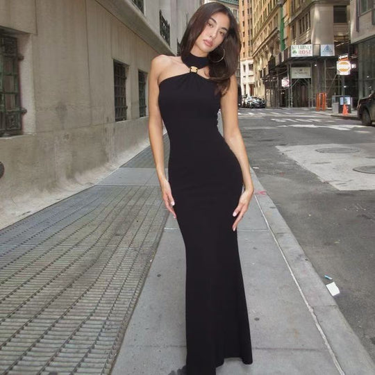 Damen Elegantes Maxikleid mit schickem Halterneck und figurbetonter Silhouette EB