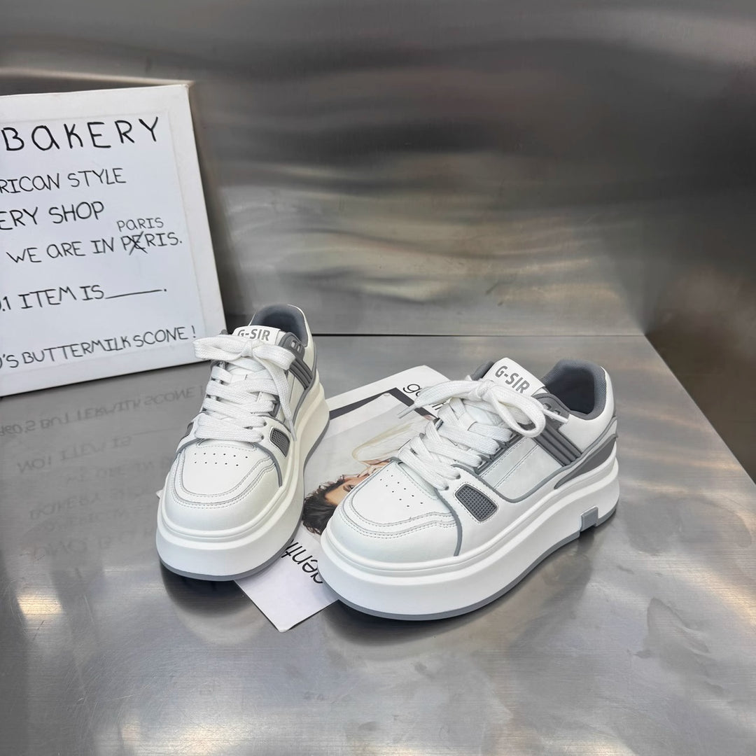 Damen Sportliche Sneakers mit dämpfender Plateausohle und atmungsaktiven Einsätzen EB