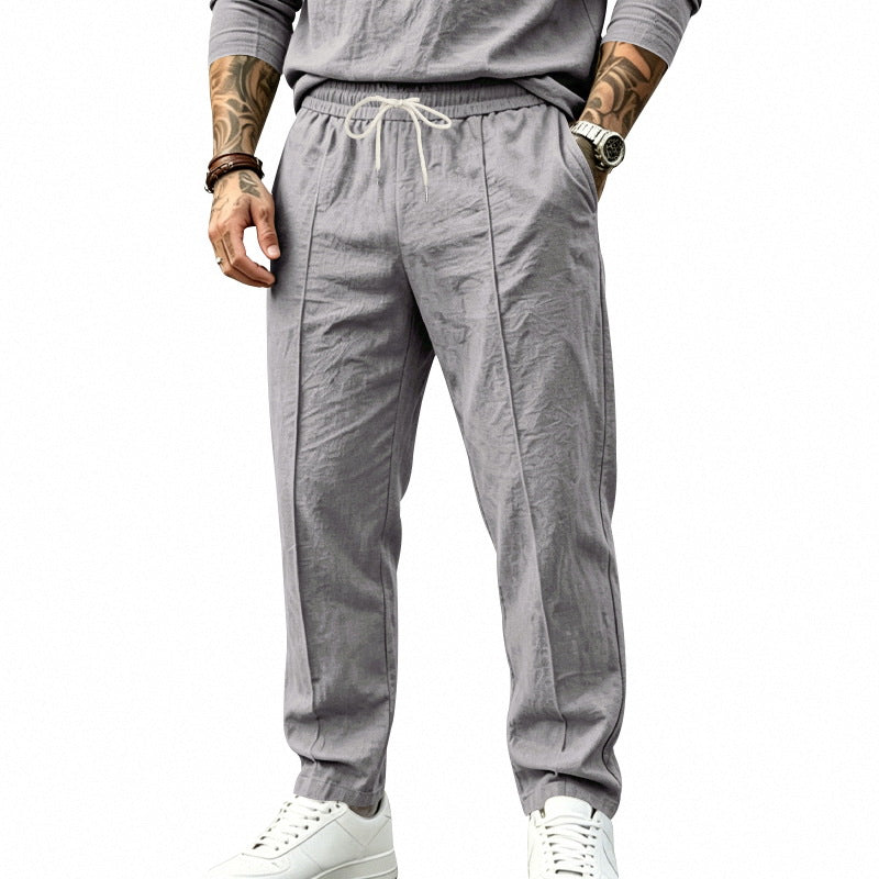 Herren nan tapered Freizeit-Chinohose mit elastischem Tunnelzugbund, dekorativer Bügelfalte und seitlichen Eingrifftaschen EB