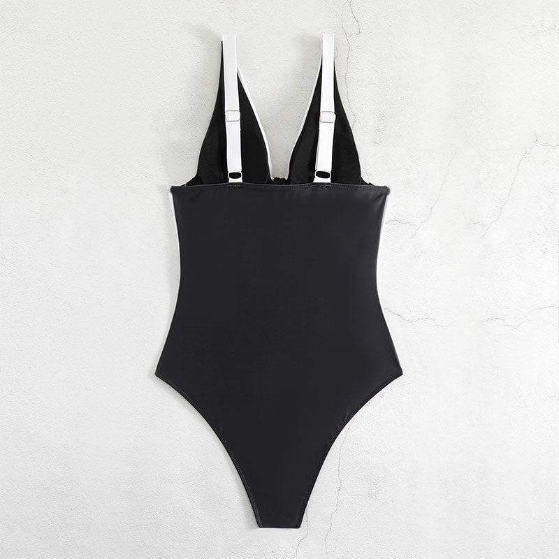 Damen Einteiler Badeanzug mit sportlichem Design und eleganten Linien EB