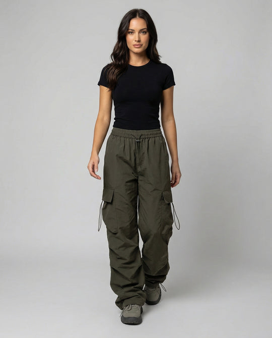 Utilitaristische Cargohose mit hoher Taille großen Klapptaschen und verstellbarem Saum EB