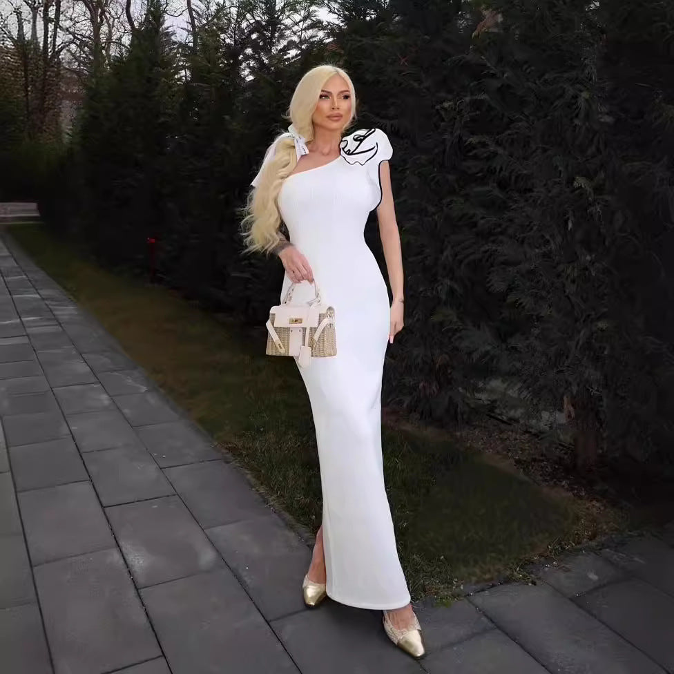 Damen Elegantes Maxikleid mit asymmetrischem Design und verspieltem Rüschenakzent EB