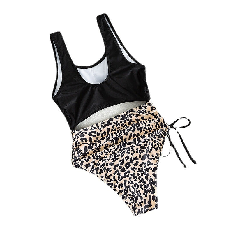 Damen Cut-Out Badeanzug mit modischem Leoprint EB