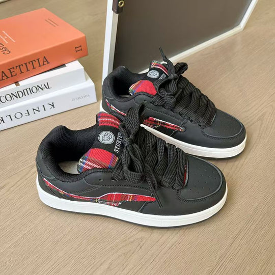 Damen Sportliche Sneaker mit kariertem Detail und rutschfester Sohle EB