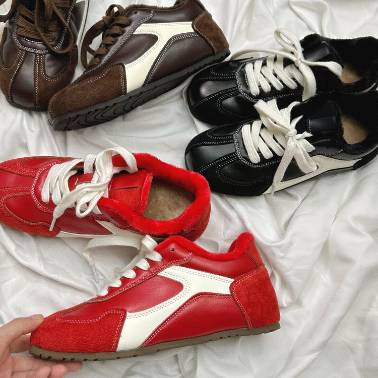 Damen Sneaker mit warmem Kunstfellfutter und rutschfester Sohle EB