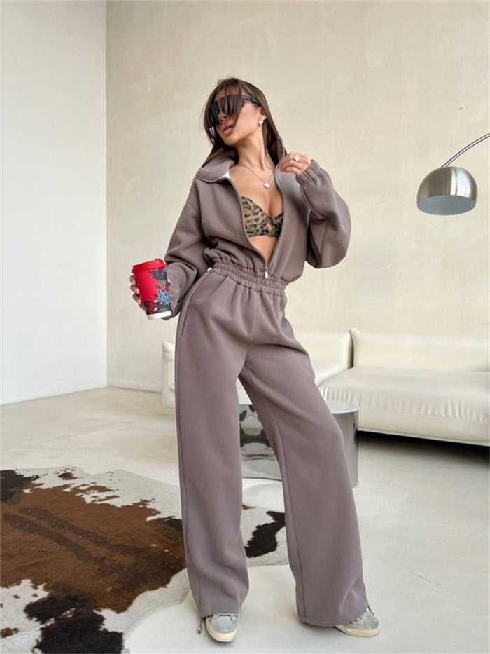 Damen Relaxed-Loungewear-Set mit Halbzip-Stehkragen und hochtaillierter Weitbein-Jogginghose Eichborn Berlin