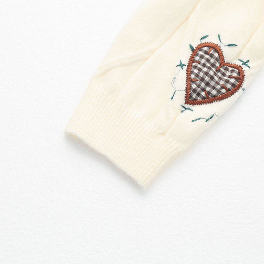 EB | Pullover mit Herzstickerei