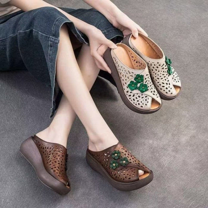 Damen Komfortable Clogs mit floralem Design und atmungsaktiven Ausschnitten EB