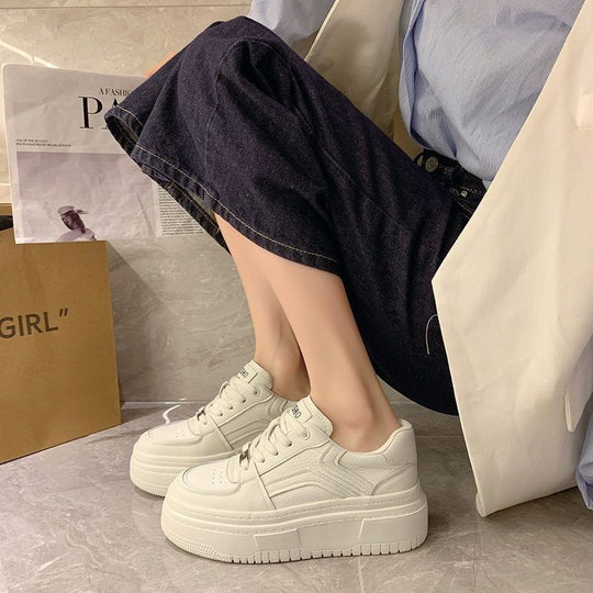 Damen Sportliche Plateau-Sneaker mit rutschfester Gummisohle und atmungsaktivem Obermaterial EB