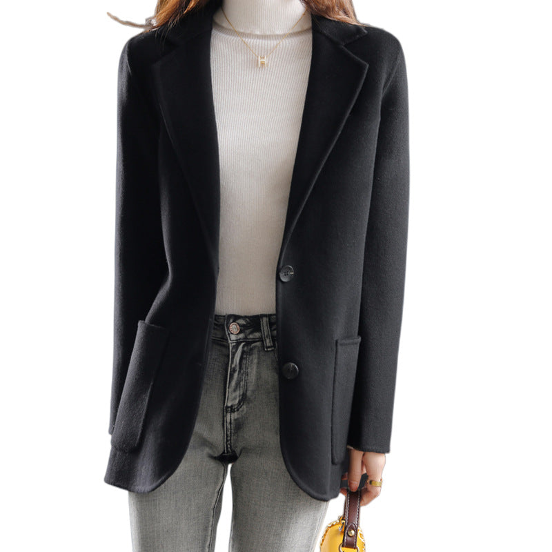 Damen eleganter Blazer im minimalistischen Stil EB