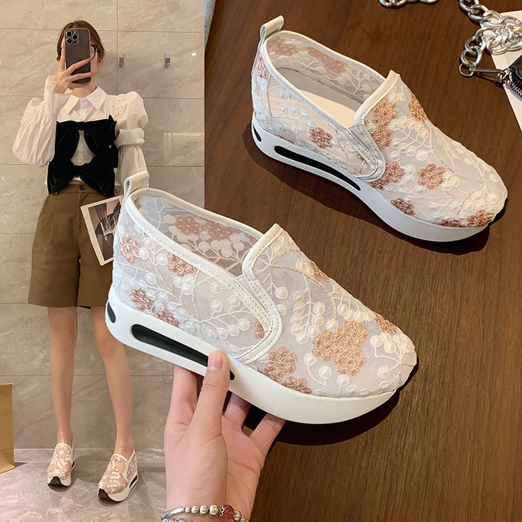 Damen Slip-On Sneakers mit floraler Stickerei EB