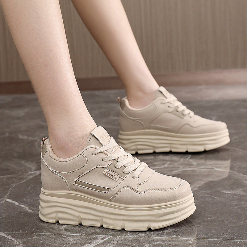 Damen modische Plateau-Sneaker mit dämpfendem Sohlenprofil und strukturiertem Obermaterial EB