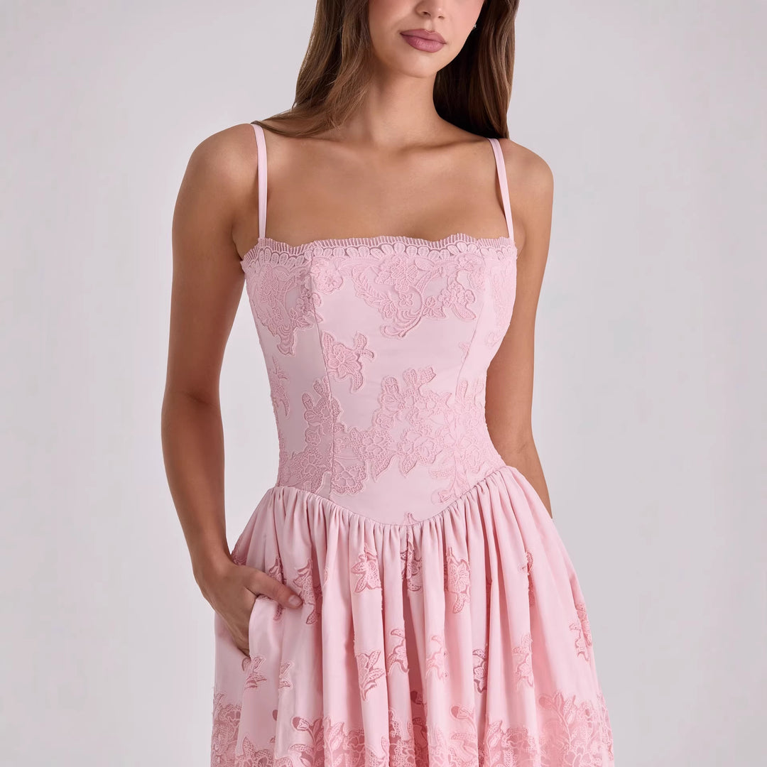 Damen Elegantes Maxikleid mit zarten Spitzenapplikationen EB