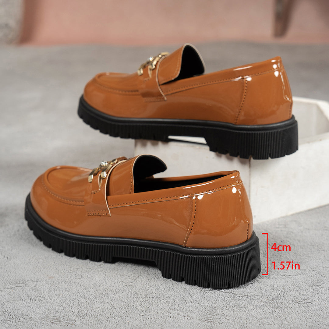 Damen Loafer mit glänzender Oberfläche und modischem Schnallenakzent EB