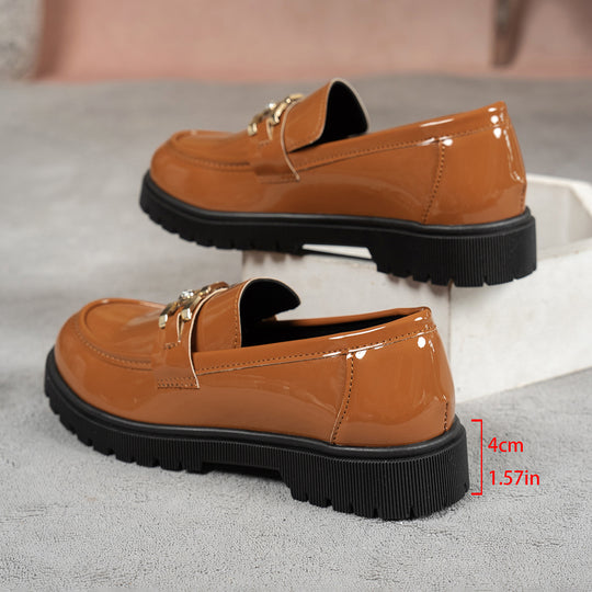 Damen Loafer mit glänzender Oberfläche und modischem Schnallenakzent EB