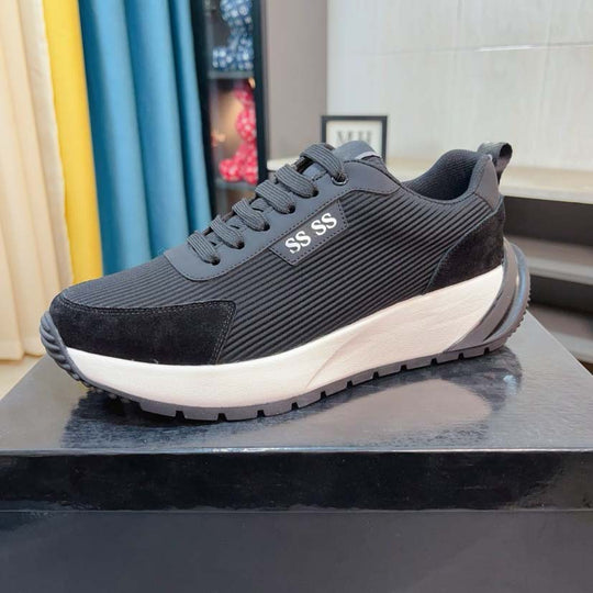 Damen Sportliche Sneakers mit strukturiertem Obermaterial und dämpfender Sohle EB
