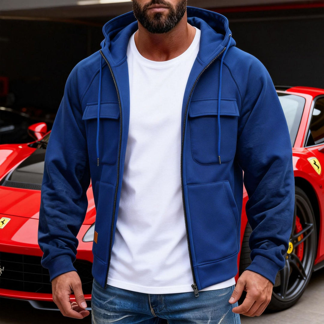 Herren nan Kapuzenjacke mit durchgehendem Reißverschluss, Brustklappen und moderner Slim‑Fit-Silhouette EB