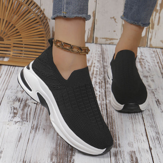 Damen Sneaker im modernen Slip-On Design mit luftiger Strickstruktur und komfortabler Dämpfung EB