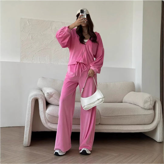 Damen luxuriöses Velours-Lounge-Set mit kurzem Reißverschluss-Hoodie und weitem High-Waist-Hose Eichborn Berlin