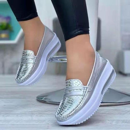 Damen Slip-On Mokassins mit strukturiertem Obermaterial und rutschfester Sohle EB