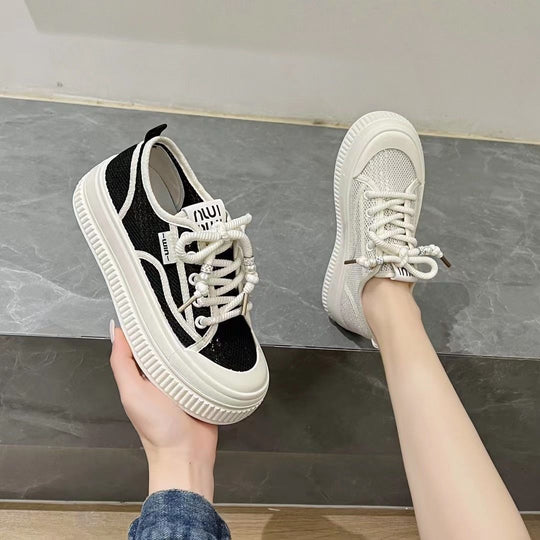 Damen Sneaker mit modischer Plateausohle und dekorativem Schnürsystem EB