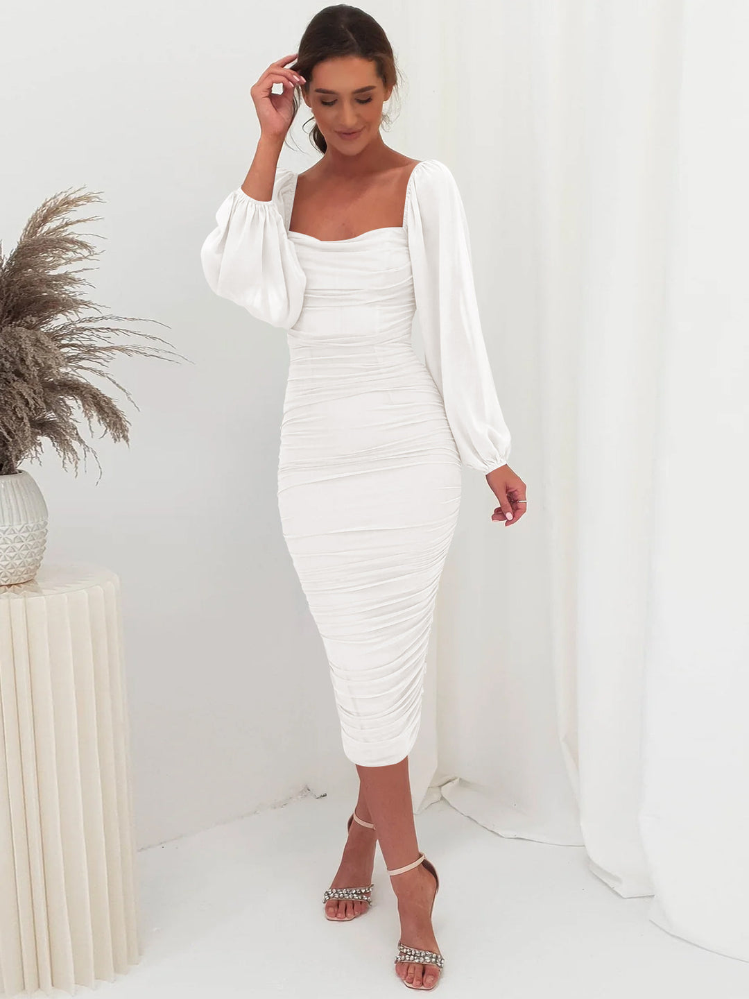 Damen Figuroptimiertes Kleid mit Puffärmeln und Raffungen EB