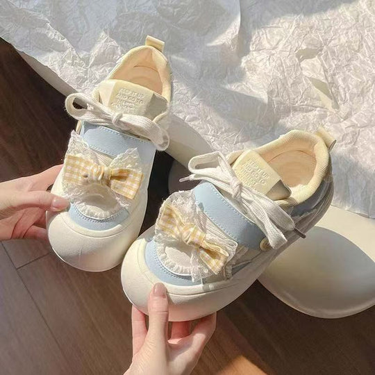 Damen Sportliche Sneaker mit einzigartigen Dekorationselementen EB