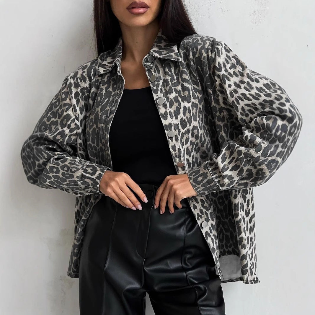 Damen Oversized Jeansjacke mit setzen Leo-Muster EB