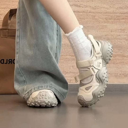 Damen Outdoor-Sneaker mit atmungsaktiver Mesh-Oberfläche und rutschfester Profilsohle EB