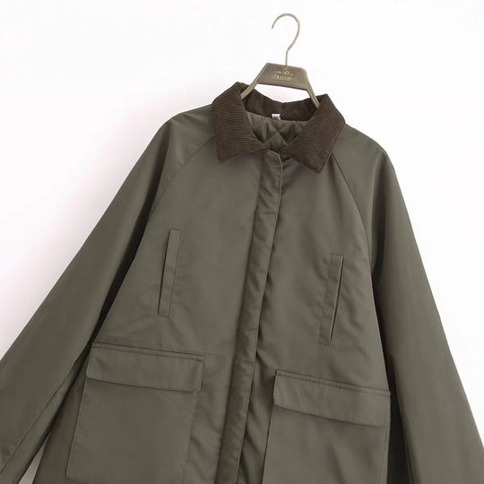 Damen Übergangsjacke mit hohem Kragen und praktischen Taschen EB