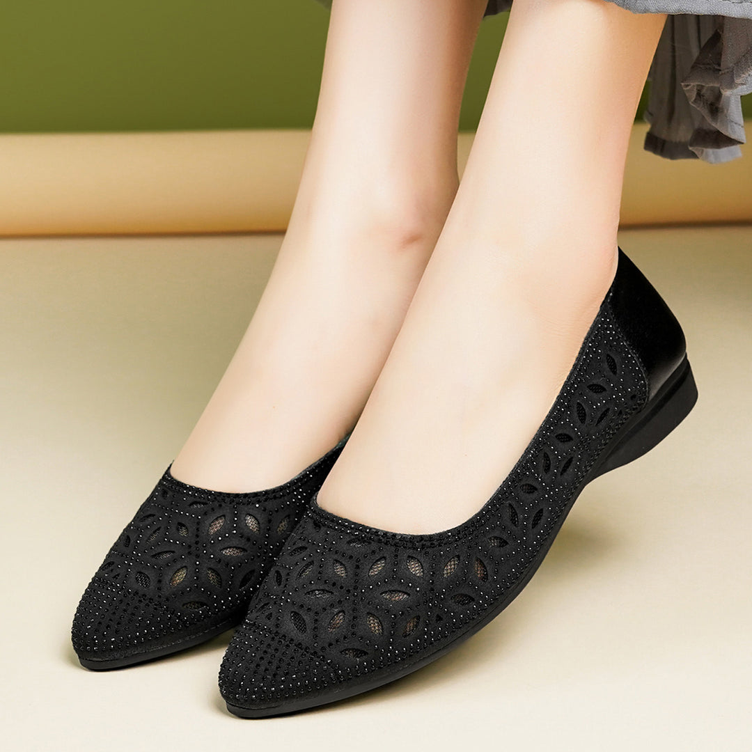 Damen Luftige Ballerinas mit verziertem Lochdesign und gemütlichem Fußbett EB
