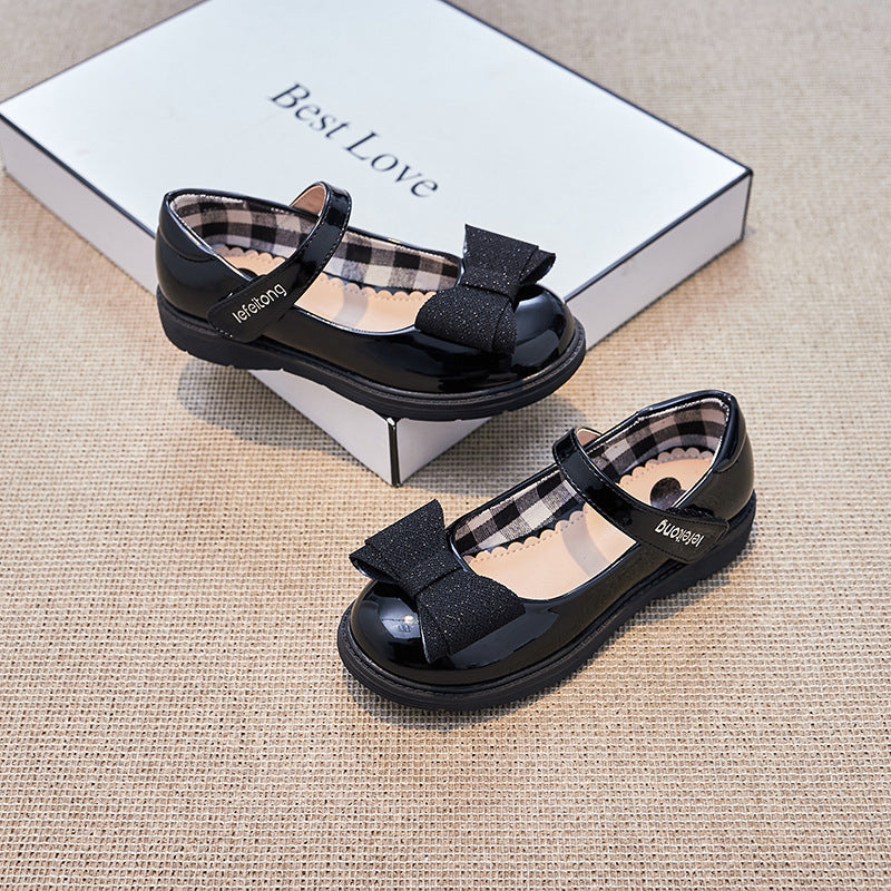 Mädchen Ballerinas mit verstellbarem Riemen und Schleifendetail EB