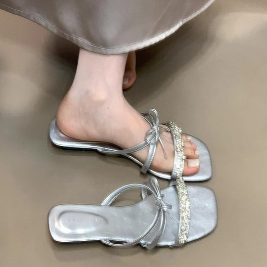 Damen elegante Sandalen mit funkelndem Schmuckdetail EB