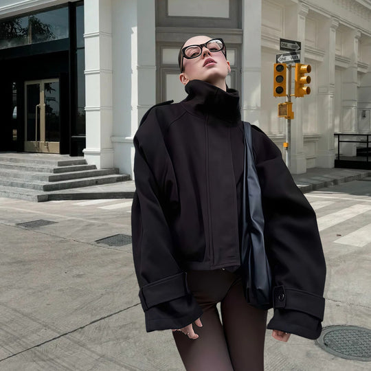 Damen Modische Oversized-Jacke mit hohem Kragen und innovativem Schnitt EB