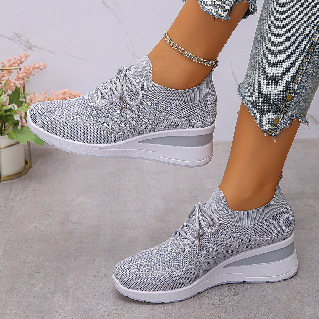 Damen Sportliche Wedge-Sneaker mit atmungsaktivem Mesh-Obermaterial und rutschfester Sohle EB