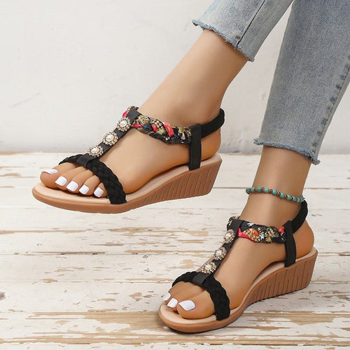 Damen Geschlossene Wedge-Sandalen mit dekorativem Zopfmuster und Anwendungen EB