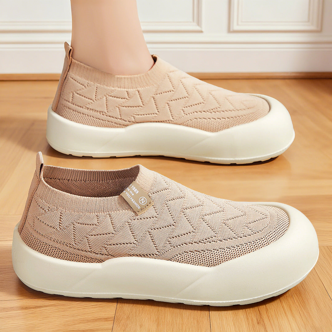 Damen Bequeme Slip-On Sneakers mit flexiblem Strickdesign EB