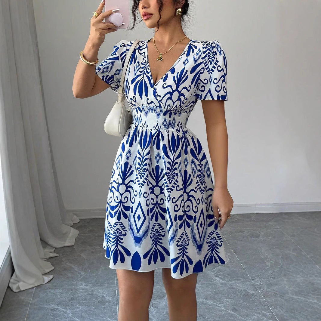 Damen Minikleid mit verspieltem A-Linien Schnitt und floralen Mustern EB